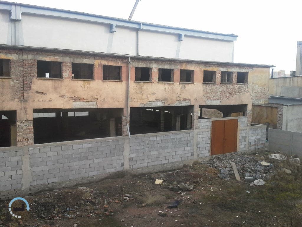 2000 m2 - pow.uż. - 4